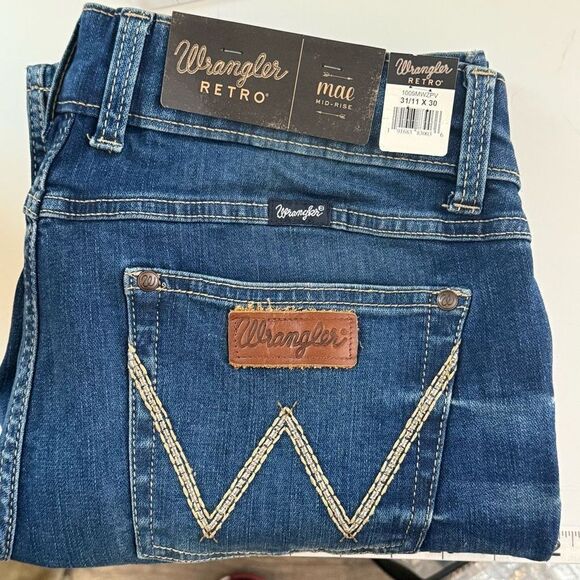 Wrangler Retro Mae Mid Rise Medium Wash Bootcut Jeans - Women’s 31/30 US 11 - Picture 1 of 11